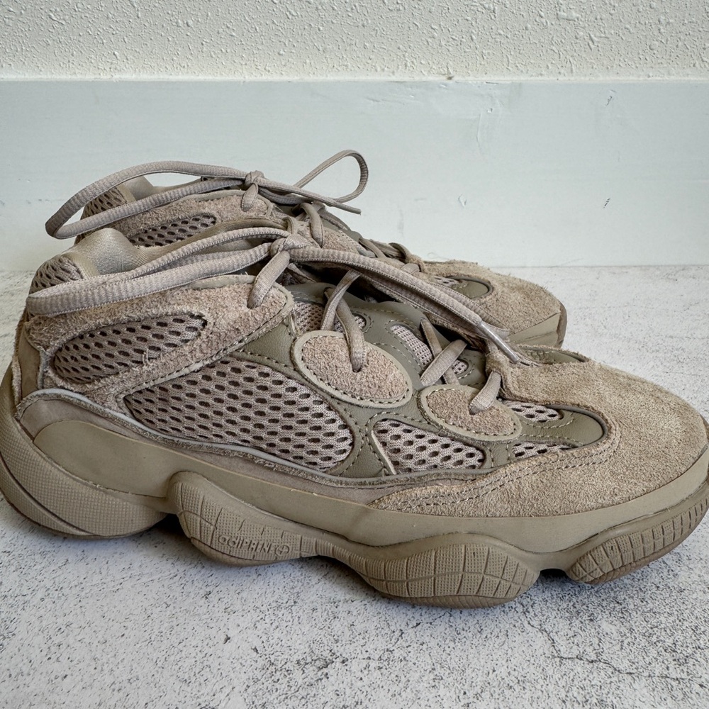 Yeezy 500 - Picture 5 of 7